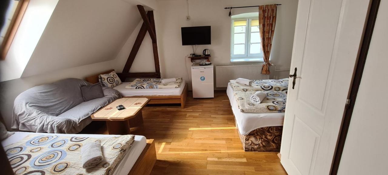 Pension Pod Lipou Loucovice ภายนอก รูปภาพ